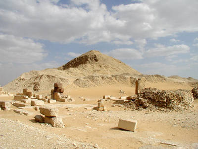 插图 37 佩皮二世金字塔